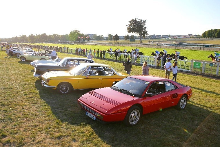 Exposition voitures de collection - Hippodrome de Chantilly