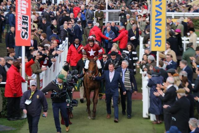 Balko des Flos et Un de Sceaux chantent le Maine-et-Loire à Cheltenham