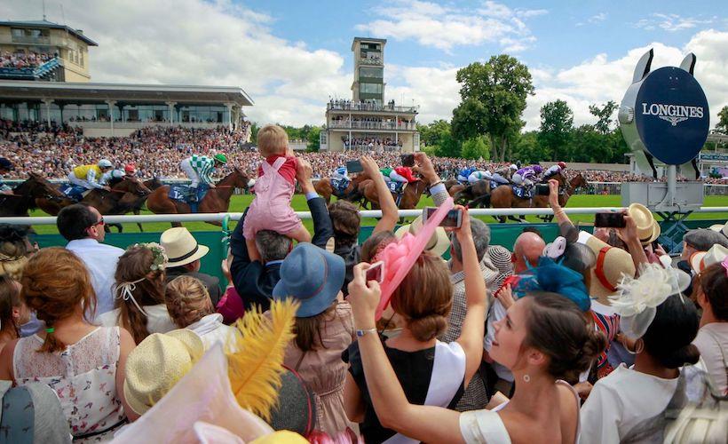 Prix de Diane Longines : 26 000 personnes assistent au couronnement de Laurens