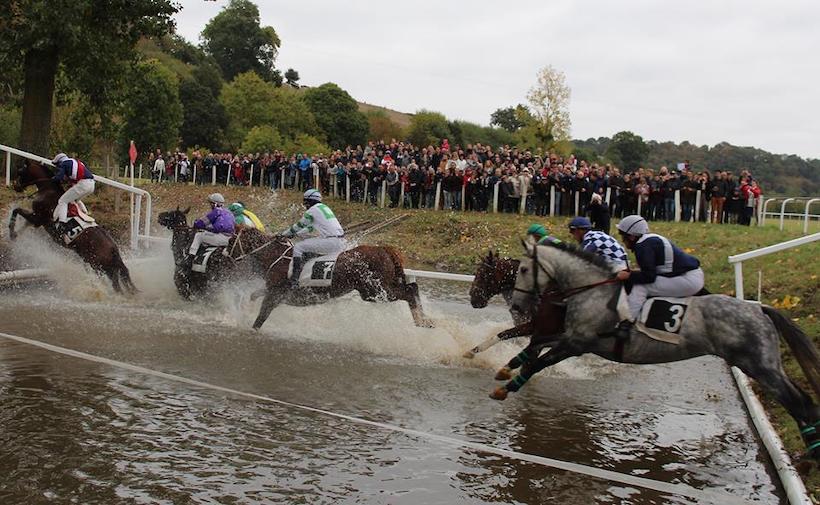 Le passage du gué dans un cross disputé à Nuillé-sur-Vicoin