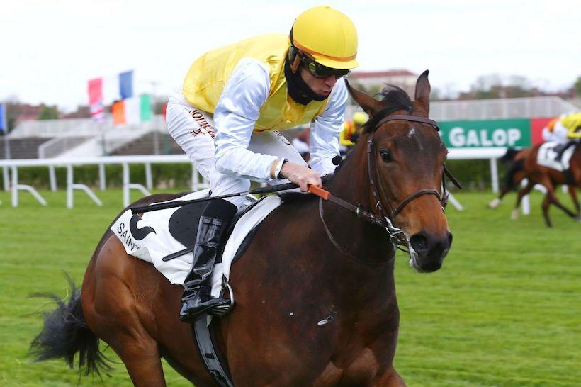 Goeva et Christophe Soumillon s'imposent dans le Prix du Début, le 2 avril 2022 sur l'hippodrome de Saint-Cloud.