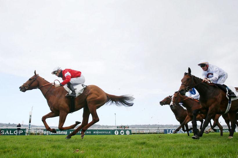 Malavath et Christophe Soumillon remportent le Prix Imprudence (Gr3), jeudi 7 avril 2022 sur l'hippodrome de Deauville.