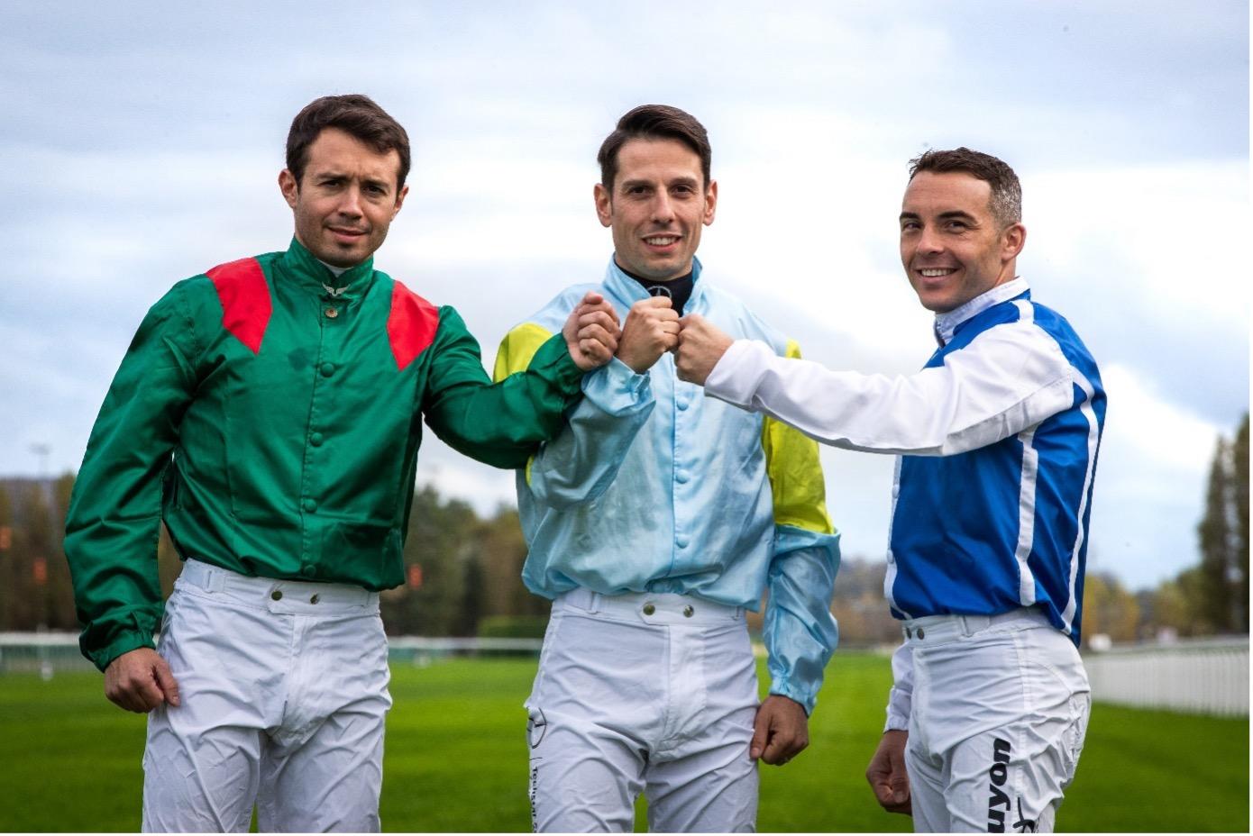 Ancien Lot De 2 Jockeys Quiralu Avec Chevaux De Course Et Cravache - Rare Collection Tiercé