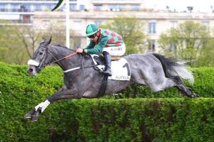 Prince Edward wins Fleuret Chase