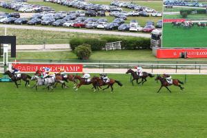 Palais-Royal : Hey Gaman likes ParisLongchamp
