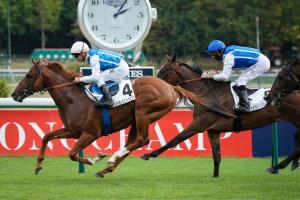 Chênes : Défense gagnante de l'écurie Wertheimer Chênes : Défense gagnante de l'écurie Wertheimer