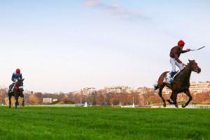 Kyrov devance Hawai du Berlais à l'arrivée du Prix d'Indy (Gr3), le dimanche 20 mars 2022 sur l'hippodrome d'Auteuil.