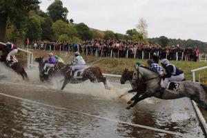 Le passage du gué dans un cross disputé à Nuillé-sur-Vicoin