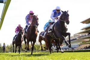 Junko gagne le Prix Noailles 2002 sur l'hippodrome de Longchamp
