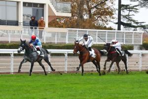 André Michel 22 Hotesse du Chenet